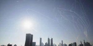 Αναχαίτιση ιρανικών πυραύλων στον ουρανό του Τελ Αβίβ