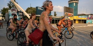 Γυμνή ποδηλατοδρομία στη Θεσσαλονίκη