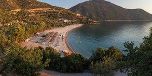 Η παραλία Τηγάνι στον Τυρό