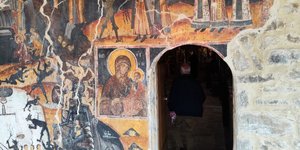 Εξωτερικές τοιχογραφίες στον Άγιο Γεώργιο Οξύνειας