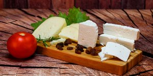 Κίτρινα και λευκά τυριά
