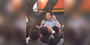 Ο Ουρίμπε τη στιγμή που πυροβολείτε από άγνωστο