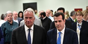 Μάκης Βορίδης και Θάνος Πλεύρης στην παράδοση-παραλαβή του υπ. Μετανάστευσης