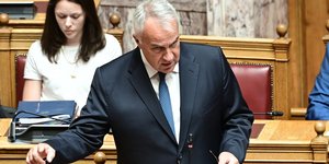 Ο υπουργός Μετανάστευσης και Ασύλου, Μάκης Βορίδης, στη Βουλή