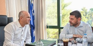 Συνάντηση του Περιφερειάρχη Αττικής με τον δήμαρχο Μεταμόρφωσης, Στράτο Σαραούδα