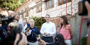 Ο Κ. Μητσοτάκης στο 2ο δημοτικό σχολείο Καρπενησίου