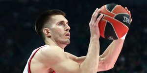 O Φίλιπ Πετρούσεφ