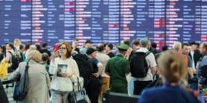 Μεγάλη ουκρανική επίθεση με drones προκαλεί χάος στα αεροδρόμια της Μόσχας