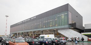 Το Αεροδρόμιο του Bergamo - Orio al Serio, γνωστό και ως Αεροδρόμιο Καραβάτζιο