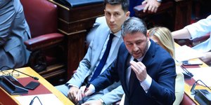 Ο Νίκος Ανδρουλάκης μιλά από τα έδρανα της Βουλής