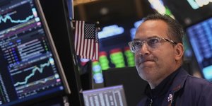  Πτωτικές τάσεις στη Γουόλ Στριτ, λόγω της αβεβαιότητας για τους δασμούς