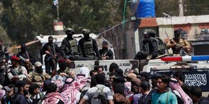 Αυτοκινητοπομπή με ανθρωπιστική βοήθεια έφτασε στη Σουέιντα