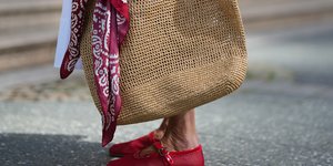 Αντίο μπαλαρίνες: Αυτό είναι το παπούτσι που θα φοράνε όλες από Σεπτέμβριο