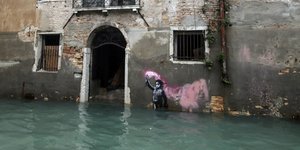 Η τοιχογραφία του Banksy στη Βενετία 