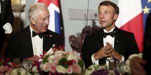Ο βασιλιάς Κάρολος της Βρετανίας και ο Γάλλος πρόεδρος Εμανουέλ Μακρόν