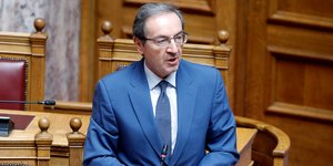 Ο υφυπουργός Δικαιοσύνης Γιάννης Μπούγας στη Βουλή