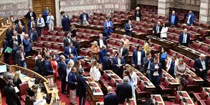 Βουλή ένταση αντιπολίτευση