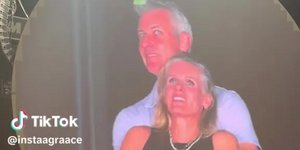 Το παράνομο ζευγάρι που έγινε viral στη συναυλία των Coldplay