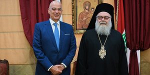Η προστασία χριστιανικών πληθυσμών σε Λίβανο και Συρία, στο επίκεντρο συνάντησης Δένδια με τον Πατριάρχη Αντιοχείας