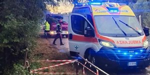 Νεροποντή και χαλάζι στο Μιλάνο: Γυναίκα καταπλακώθηκε από δέντρο
