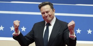 O δισεκατομμυριούχος επιχειρηματίας, Έλον Μασκ