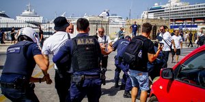 Από τα επεισόδια στο λιμάνι της Ρόδου