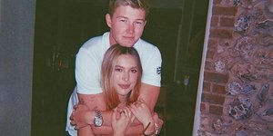 Ιβ Τζομπς και Χάρι Τσαρλς είναι ζευγάρι από το 2022