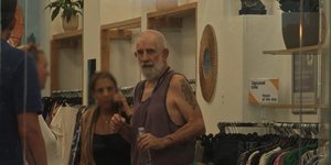 Κάηκε το σπίτι του Πέτρου Φιλιππίδη στην Πατησίων -Ήταν μέσα στο διαμέρισμα, πήρε ο ίδιος τηλέφωνο το 100 [βίντεο]