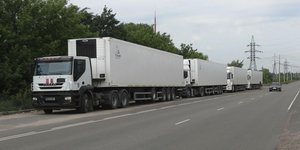 Φορτηγά μεταφέρουν σορούς Ουκρανών στρατιωτών