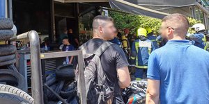 Φωτιά σε κατάστημα ελαστικών στην Μιχαλακοπούλου