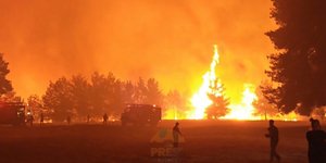 Φωτιά στον Ωρωπό: Εκκενώνεται προληπτικά η δομή φιλοξενίας μεταναστών στη Μαλακάσα -Θα μετακινηθούν 2.600 άνθρωποι