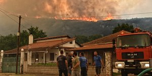 Μεγάλη φωτιά στην ορεινή Κορινθία