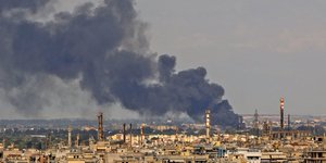 Θεσσαλονίκη: Φωτιά σε εταιρεία ανακύκλωσης στη Σίνδο