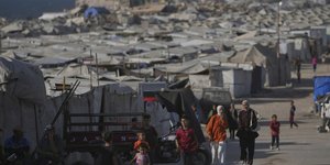 Tουλάχιστον 32 άνθρωποι σκοτώθηκαν στη Γάζα από ισραηλινά πυρά ενώ αναζητούσαν ανθρωπιστική βοήθεια