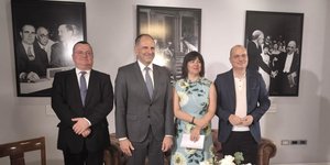 O Γιώργος Γεραπετρίτης εγκαινίασε το ανακαινισμένο κτήριο «Σεφέρη»