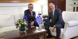 Συνάντηση Γ. Γεραπετρίτη με τον Ευρωπαίο Επίτροπο Μετανάστευσης