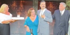 Οι συνεργάτες του Γιάννη Τσιμιτσέλη τού ετοίμασαν μία όμορφη έκπληξη για τα γενέθλιά του