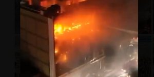 Πενήντα νεκροί και τραυματίες σε πυρκαγιά σε εμπορικό κέντρο