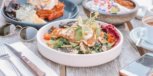 Πιάτα με υγιεινό φαγητό