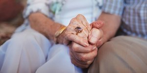 Υπάρχουν τρόποι για τα άτομα της τρίτης ηλικίας να πολεμήσουν τη μοναξιά