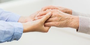 Ηλικιωμένο άτομο βρίσκει παρέα και υποστήριξη