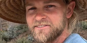 Oπατέρας με το μωρό του