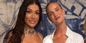 Ήβη Αδάμου, Ρόζι Χάντινγκτον Γουάιτλι