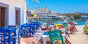καρεκλες χρωματιστες