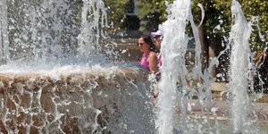 Temperatures exceed 40 degrees Celsius in Greece