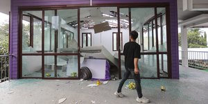 Τα πλήγματα της Ταϊλάνδης στην Καμπότζη προκάλεσαν φθορές και σε ένα νοσοκομείο