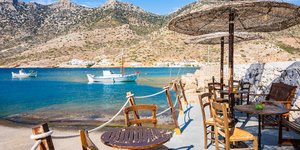 καρεκλες θαλασσα σιφνοσ