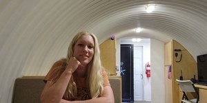 Η Κέιτλιν ζει σε υπόγειο καταφύγιο για να εξοικονομήσει χρήματα