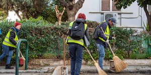 Εργαζόμενοι στην καθαριότητα του δήμου Αγ. Ιωάννη Ρέντη