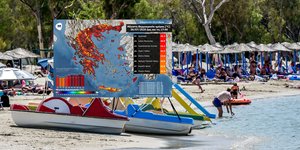 Ο καύσωνας «ψήνει» τη χώρα